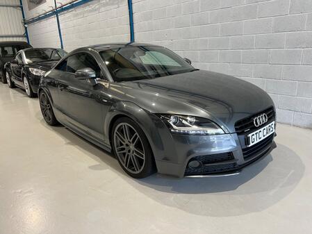 AUDI TT 2.0 TDI Black Edition