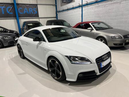 AUDI TT 2.0 TDI Black Edition