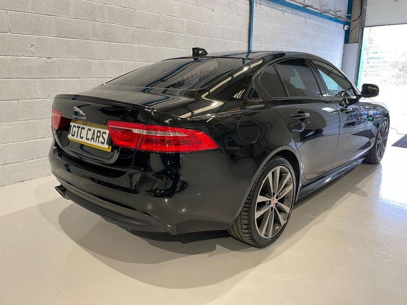 JAGUAR XE