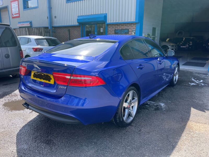 JAGUAR XE