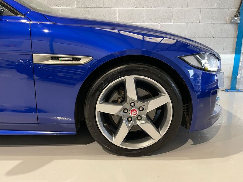 JAGUAR XE