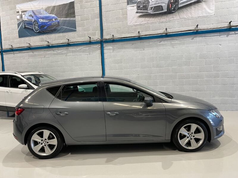 SEAT LEON