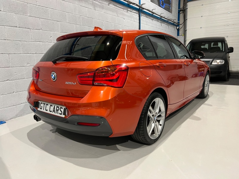 BMW 1 SERIES