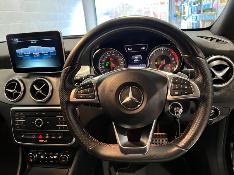 MERCEDES-BENZ CLA